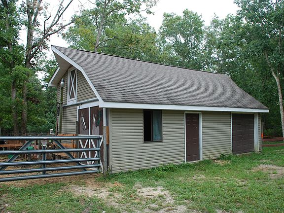 3 stall horse/cow barn