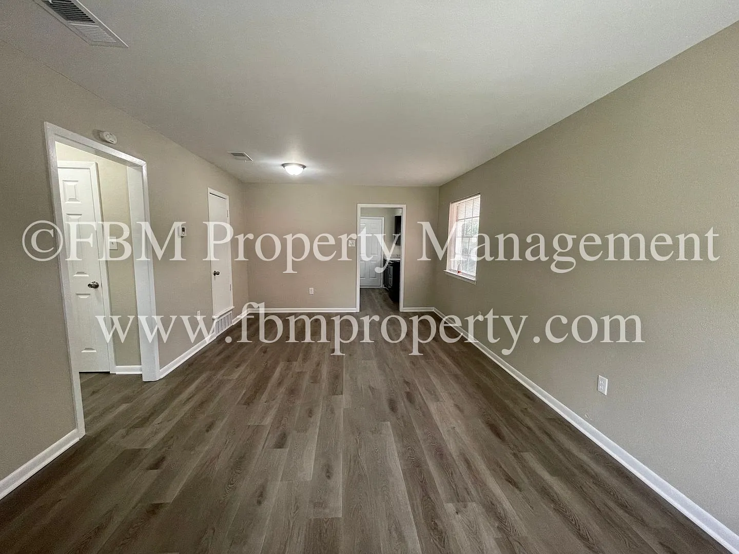 101 Latimer B - Cozy 1 Bedroom, 1 Bathroom Duplex in Ennis, TX! — Photo 3