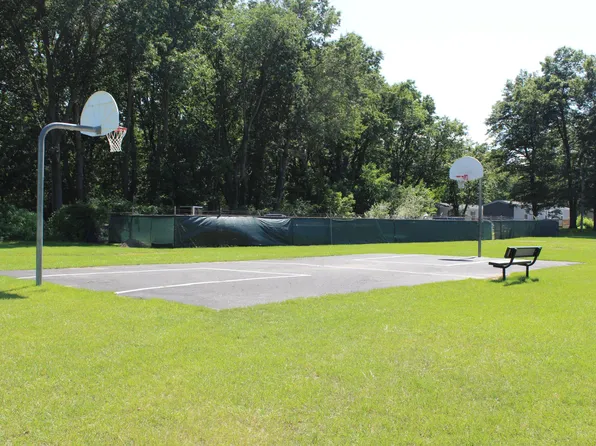 Groveland Manor, 13318 Dixie Hwy #1a2, Holly, MI 48442