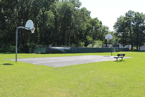 Groveland Manor Photo 1