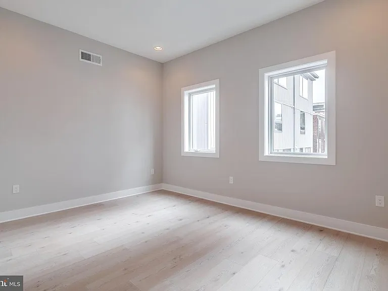619 N 4th St — Photo 12