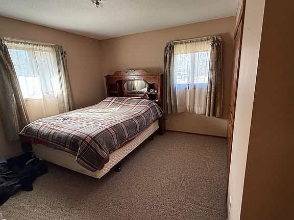 5th image of 4654 Boone Ave N