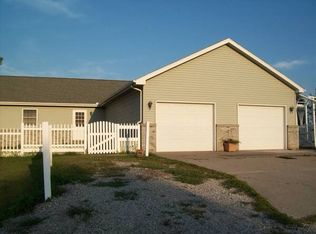 1984 N Queen Rd, Walkerton, IN 46574