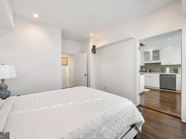 2840 Peachtree Rd NW #502 — Photo 11