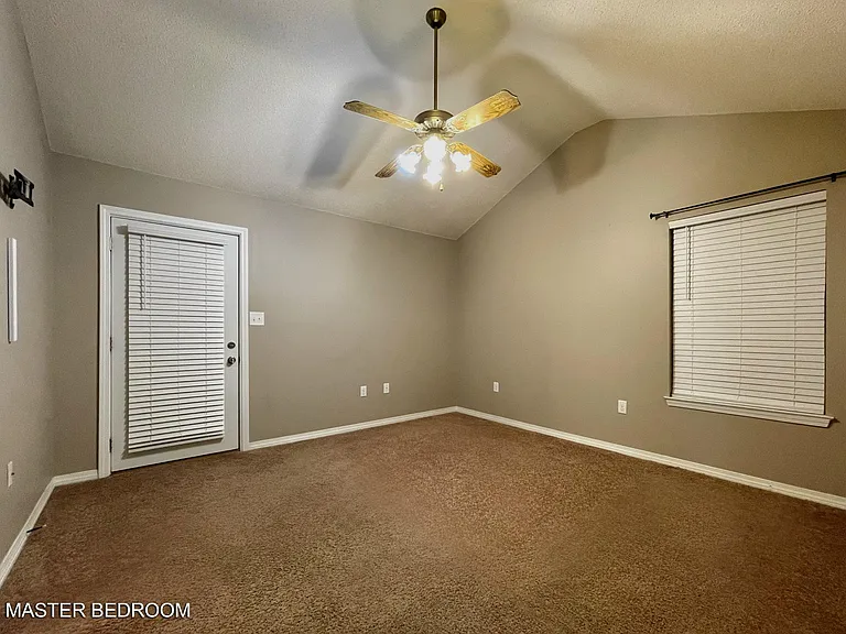 1054 Northview Dr — Photo 19