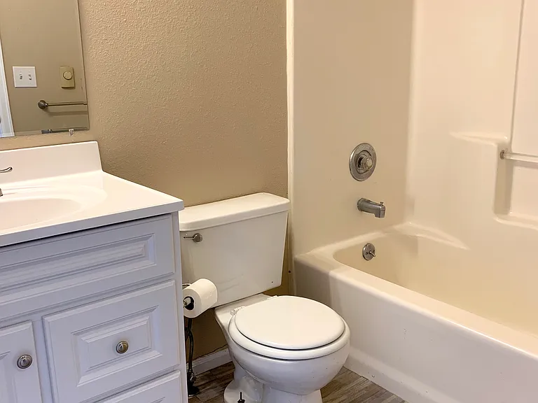 1700 Erin Ct #B — Photo 15
