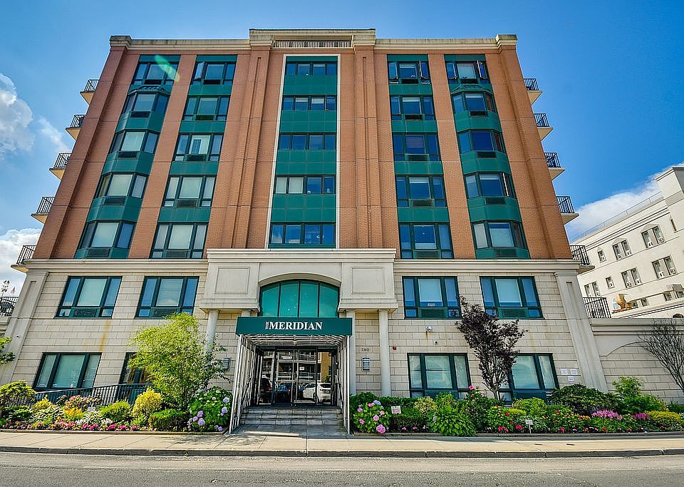 1st image of 260 W Broadway
