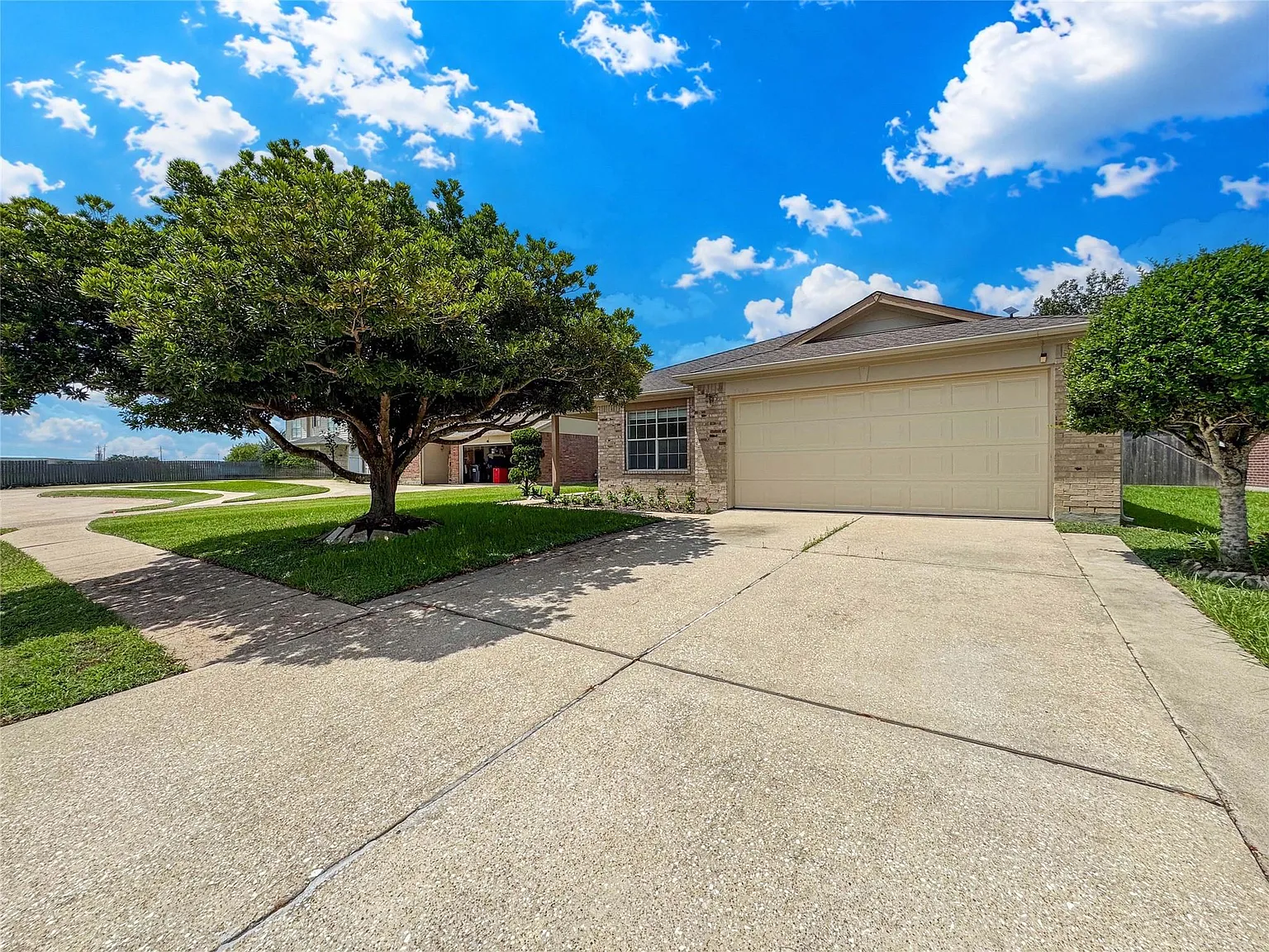 3 bed, 2.0 bath, 1680 sqft, $2,399 — Photo 4