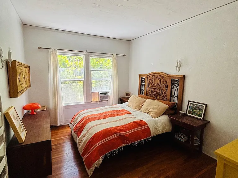 937 S Spaulding Ave #204 — Photo 8