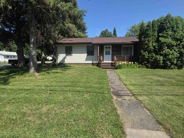 36 Williams St, Massena, NY 13662