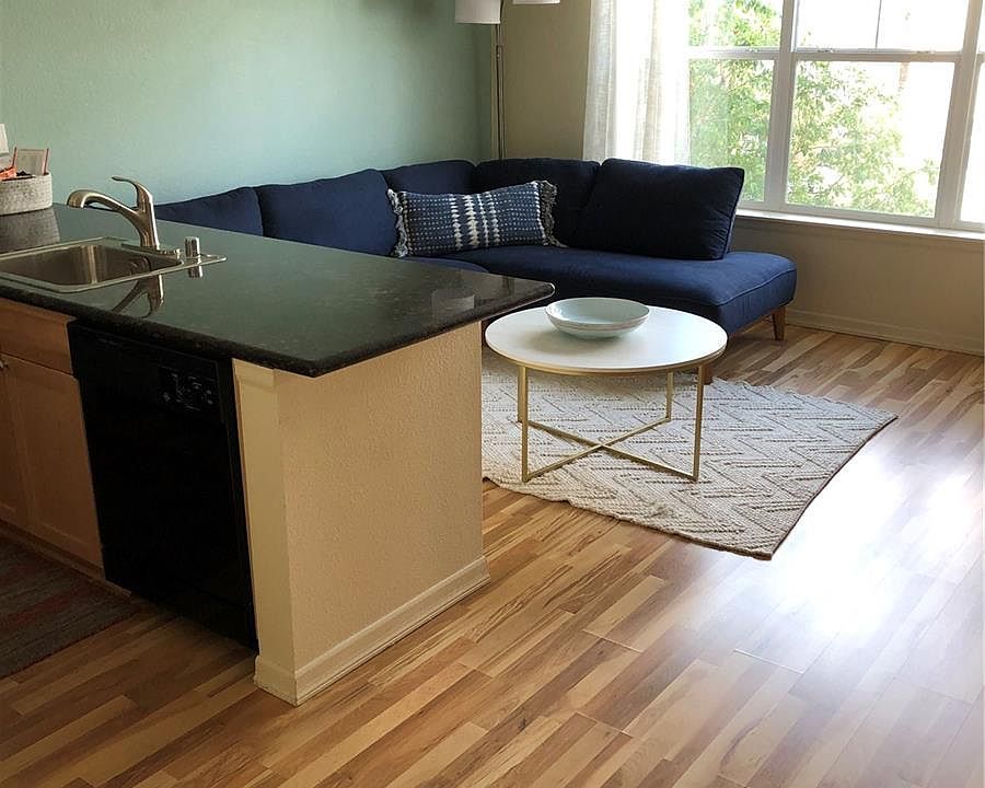 1st image of 1623 N Saint Paul St Unit 302