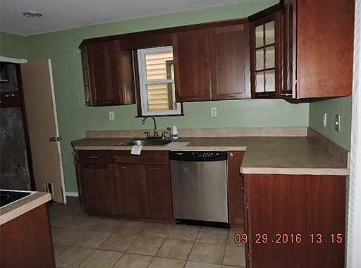 2nd image of 147 Osborn St