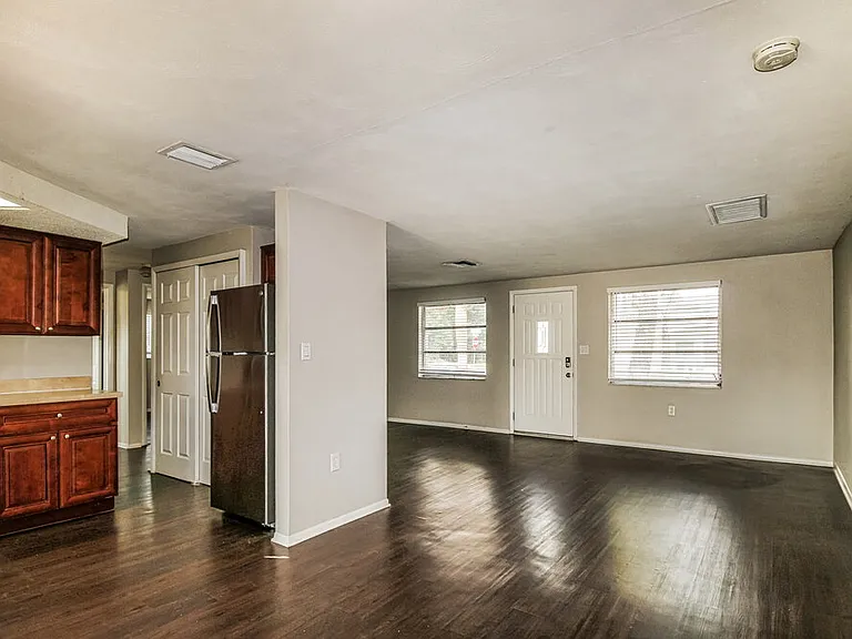 1012 Normandy Blvd — Photo 7