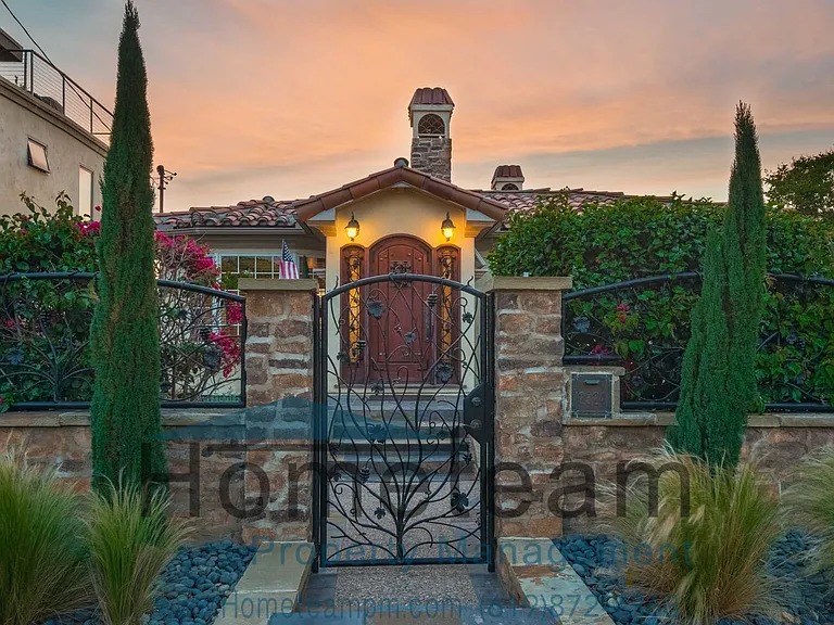 2324 Frankfort St — Photo 6