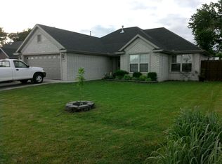 2900 SW Camden Dr, Bentonville, AR 72712