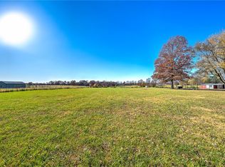 Galyean Rd, Bentonville, AR 72712