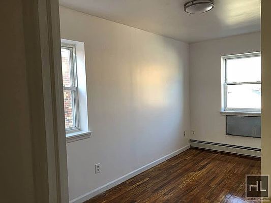 3rd image of 162-15 Laburnum Ave #2