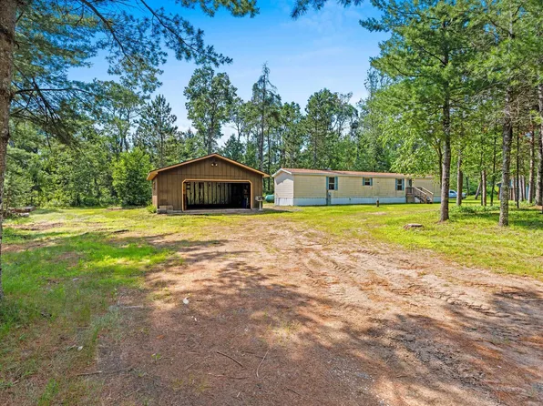 N9351 Deer Lake Rd, Crivitz, WI 54114