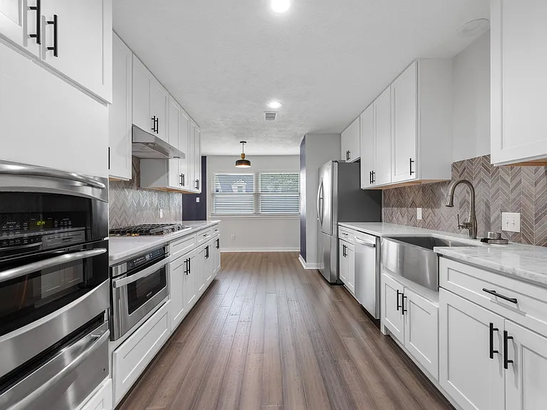 1222 Haines Dr — Photo 1