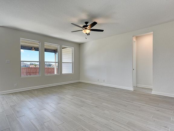 Saddlebrook Ranch - Leander Interior Image 4