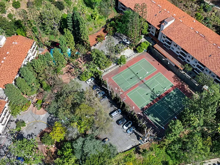 2700 Cahuenga Blvd #1203 — Photo 41