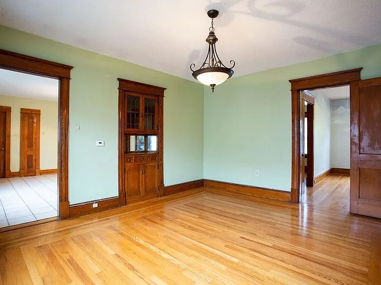 47 Devens St — Photo 3