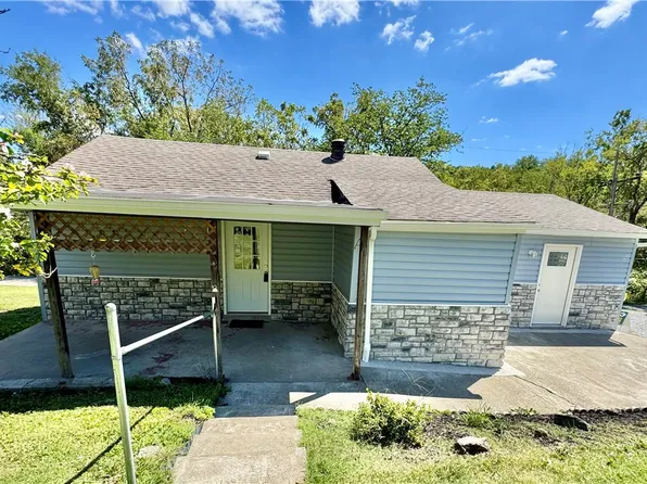 1283 Weirich Ave, Washington, PA 15301