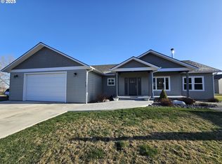 810 N College St, Joseph, OR 97846