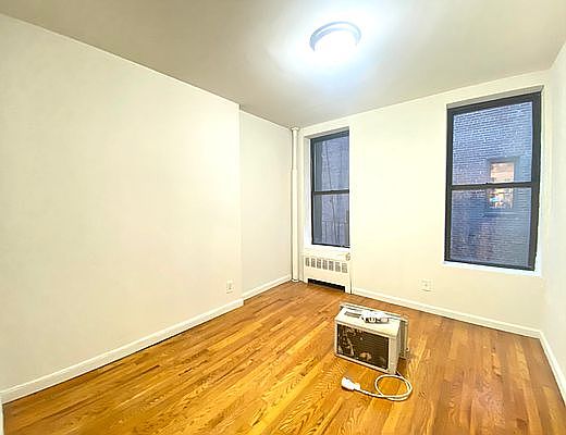 4th image of 1551 York Ave APT 3S