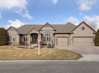 9466 Wedgewood Dr, Woodbury, MN 55125