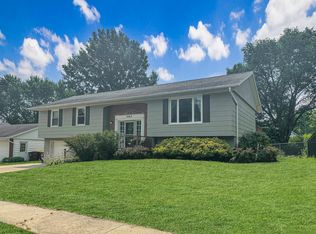 3263 Knox Dr, Freeport, IL 61032