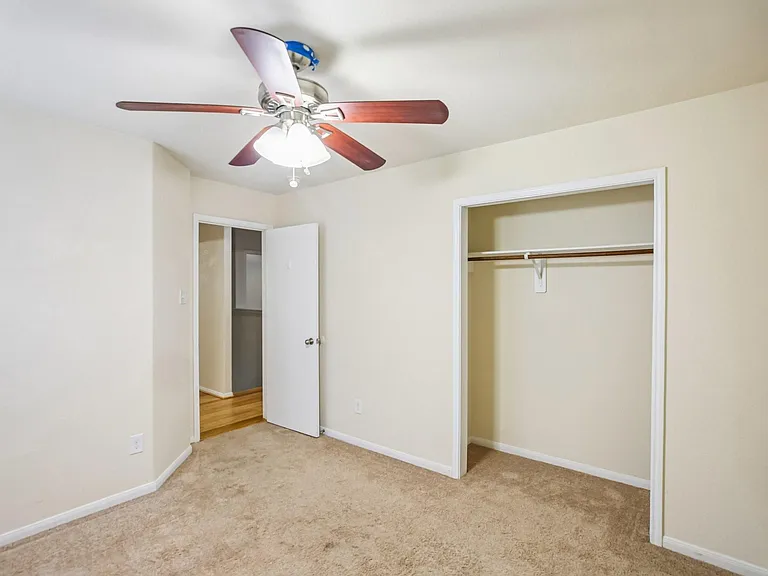 21127 Fox Orchard Ct — Photo 31