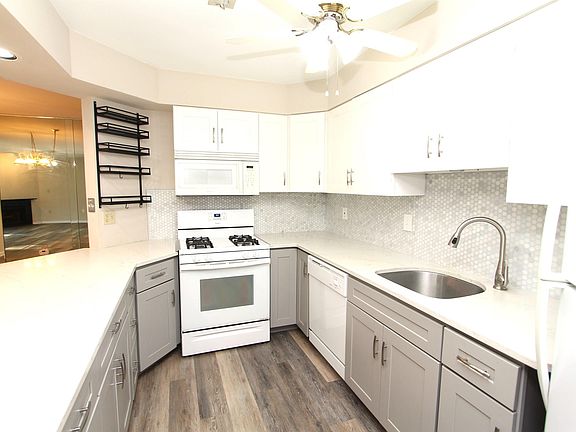4th image of 73 Trotters Ln #73