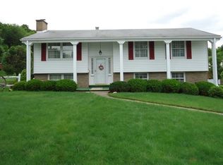 714 Kennedy Dr, Youngwood, PA 15697