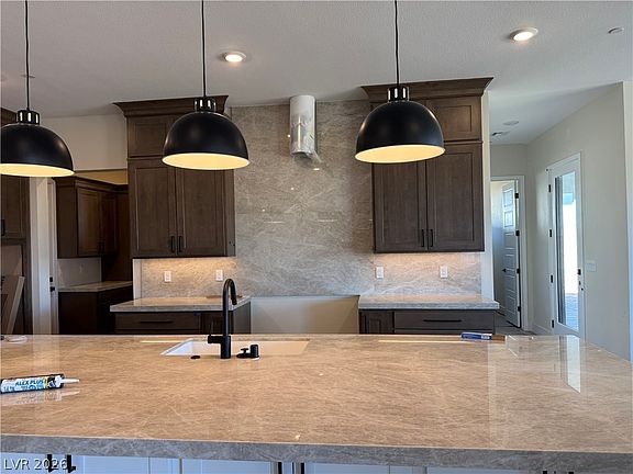 5th image of 8250 Whitburn Ct