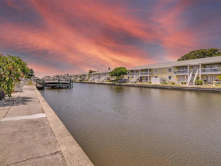 5005 Coquina Key Dr SE #B — Photo 16