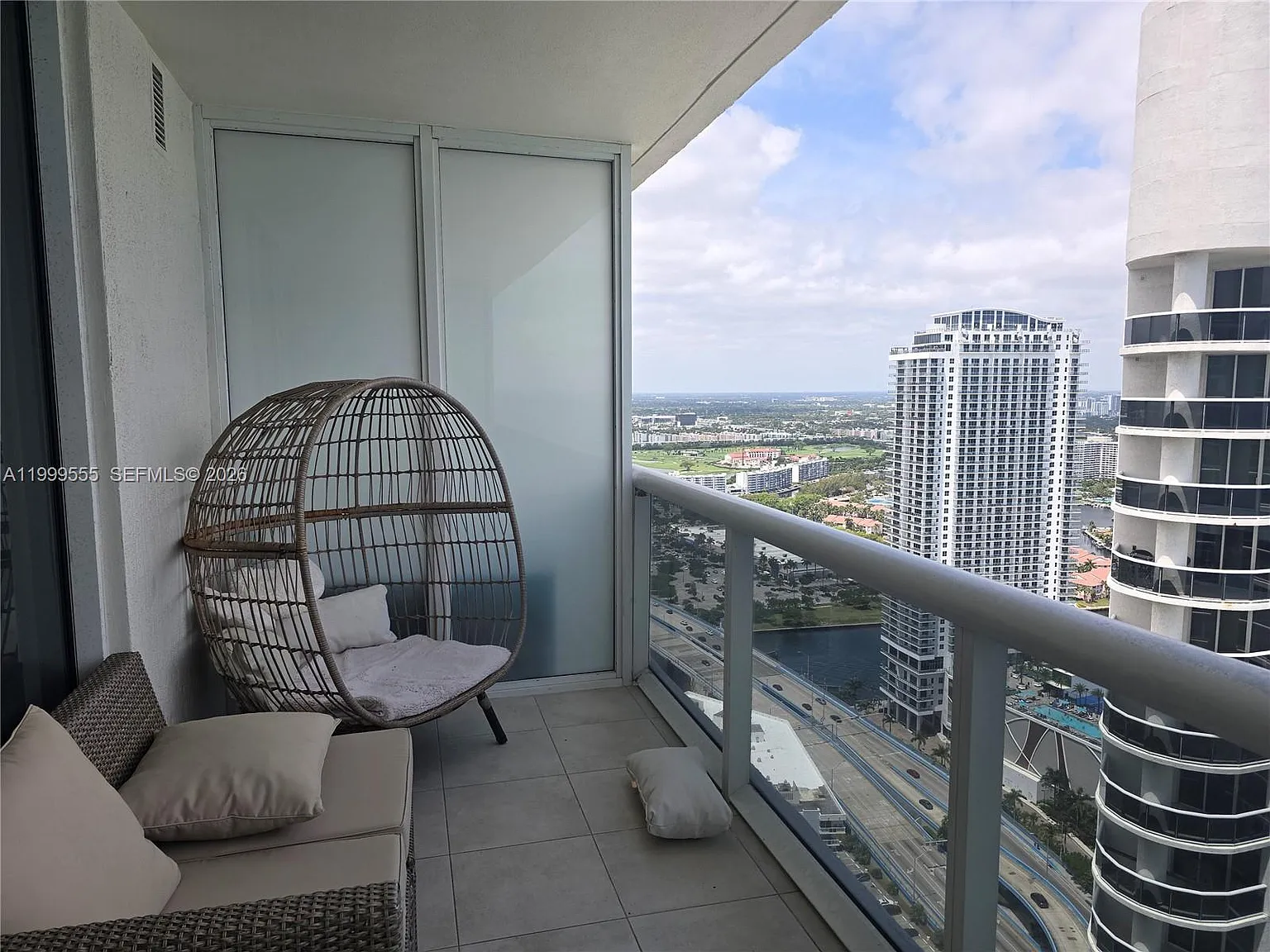 Beach Club Two Condo — Photo 3