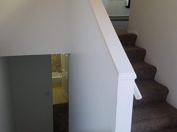 3rd image of 715 Beaufort St