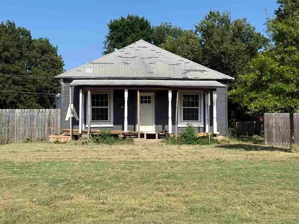 320 S Walnut Ave, Newkirk, OK 74647