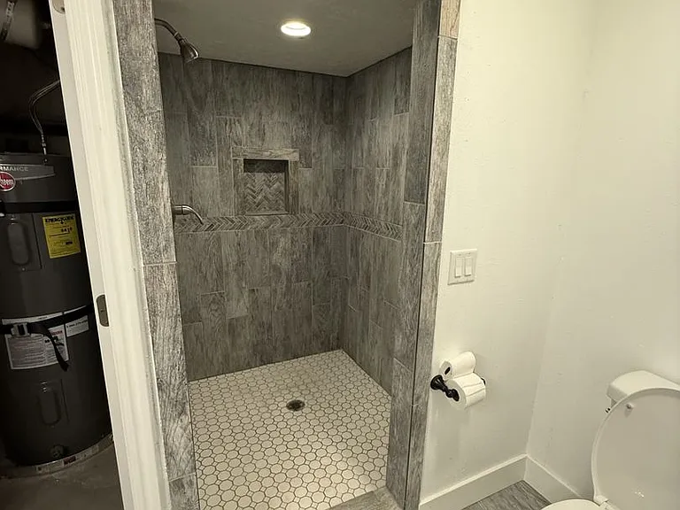 320 N 400 E — Photo 5