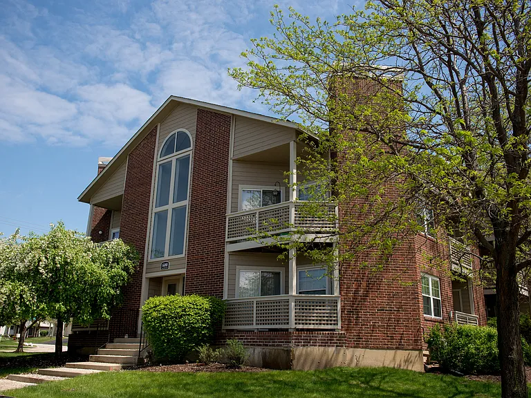 The Lakes of Schaumburg Apartment Homes — Photo 28