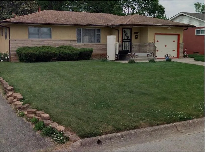 1831 Mareco Pl E photo 1