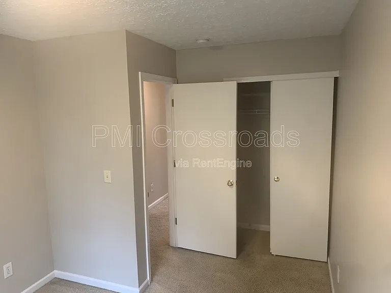 8620 Olenbrook Dr — Photo 30