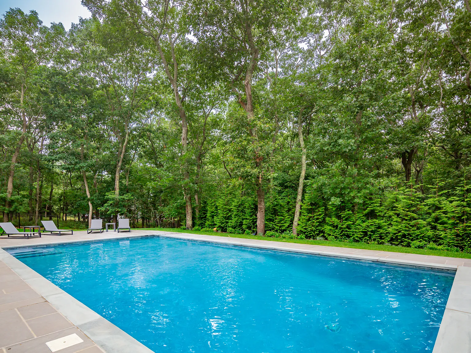 Sag Harbor Tranquility — Photo 3