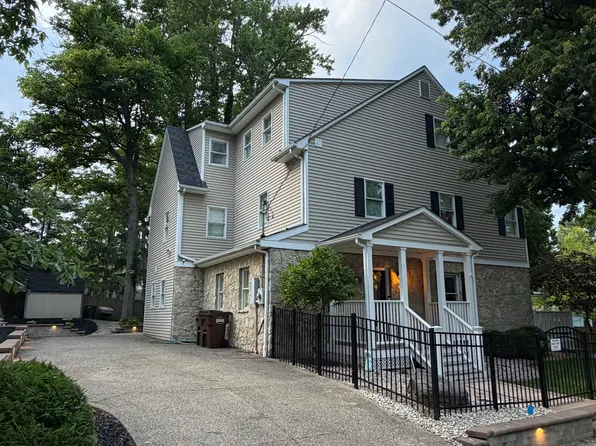 132 Muskingum Dr, Powell, OH