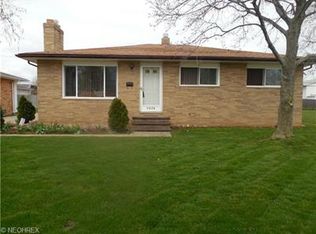 5828 E Glenn Dr, Maple Heights, OH