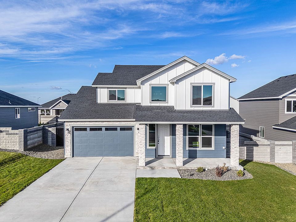 The Heights at Red Mountain Ranch by Aho Construction in West