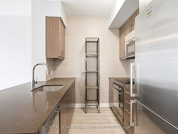 3rd image of 6 Eva Rd #Gl5