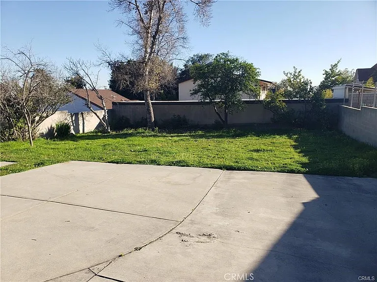148 W Highland Ave — Photo 16