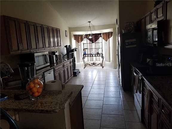 2nd image of 4439 Oakham Ct